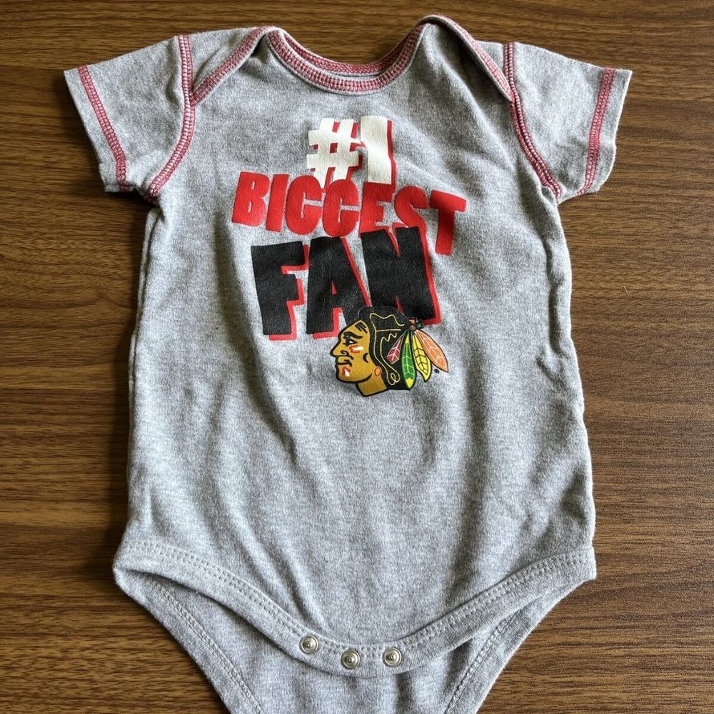 Chicago Blackhawks NHL Hockey Gray One Piece 18 Months. Excellent Condition